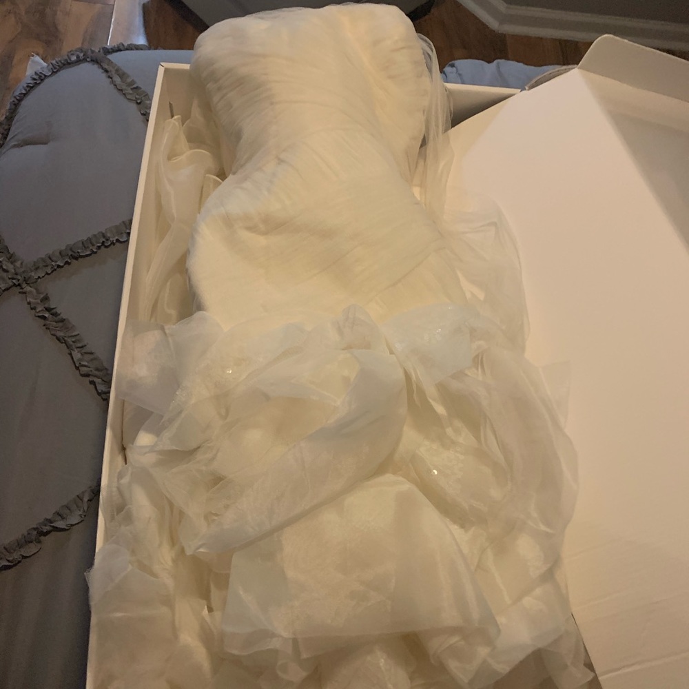 2013 Vera Wang White Collection Wedding Dress - Picture 7 of 9